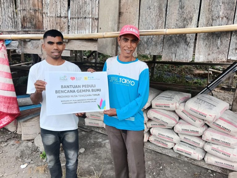 PLN Indonesia Power UBP Kamojang dan Rumah Zakat Salurkan Bantuan MCK Darurat di Manggarai Timur, NTT
