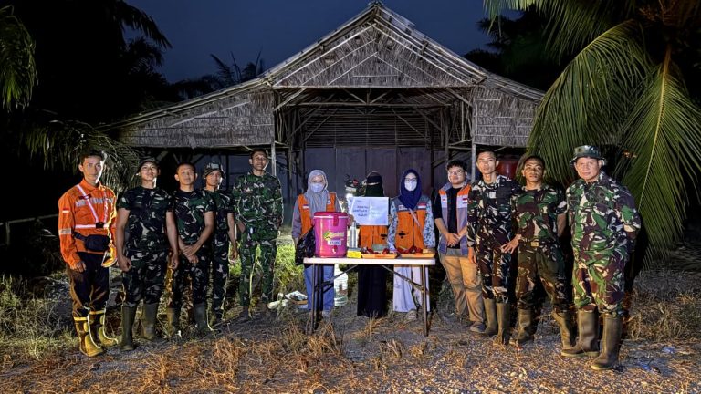 Rumah Zakat Buka Pos Segar Dukung Petugas Pemadaman Karhutla di Pandahan