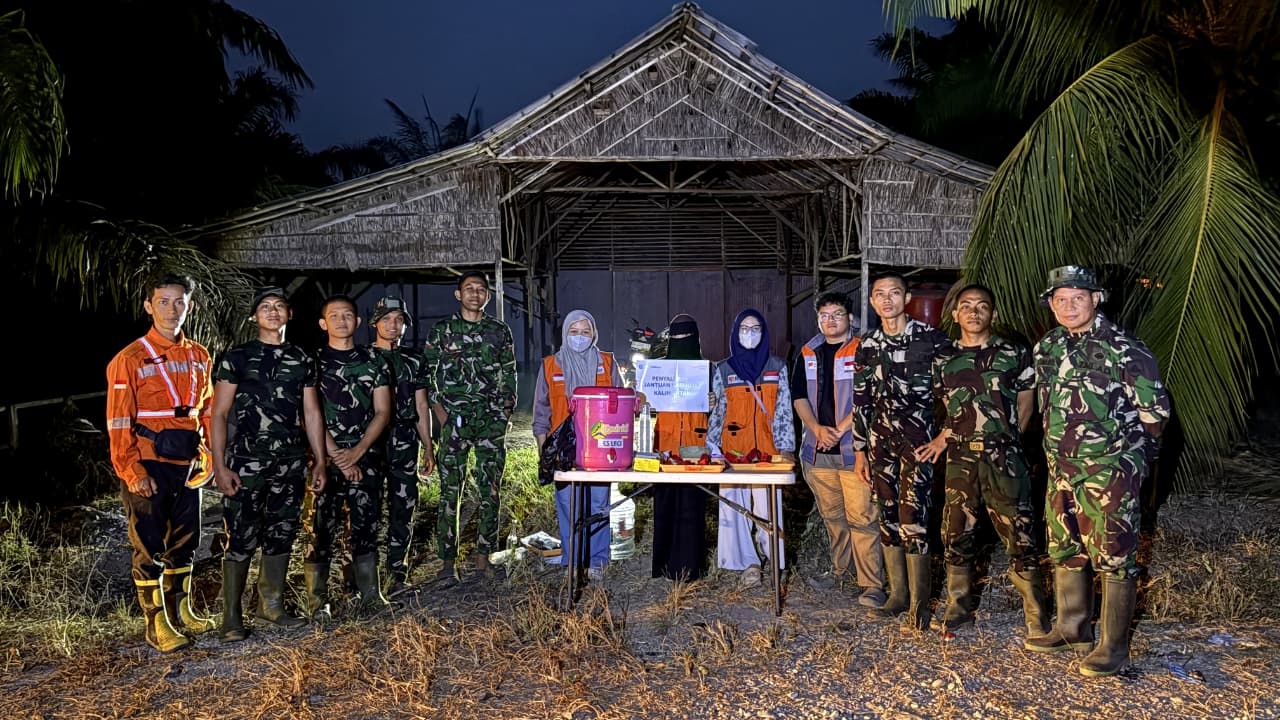 Rumah Zakat Bagikan 500 Masker di Palembang