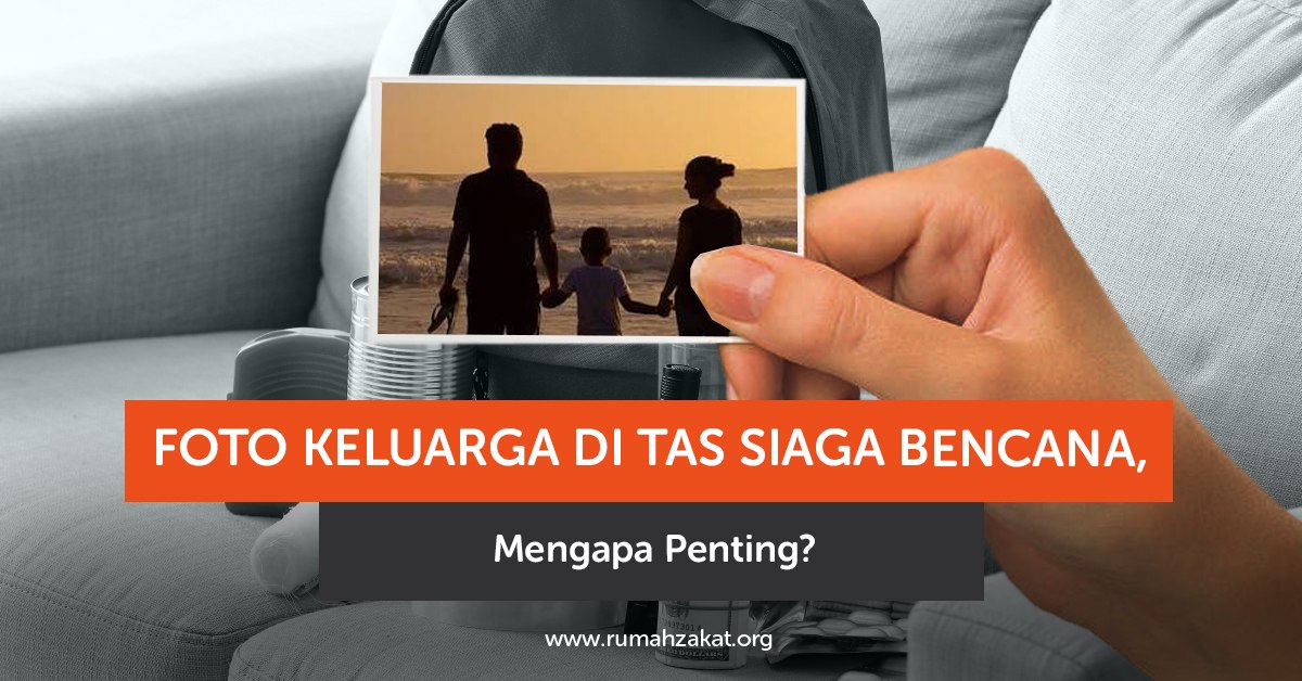 Foto keluarga di tas siaga bencana untuk membantu identifikasi saat darurat Foto keluarga di tas siaga bencana untuk membantu identifikasi saat darurat