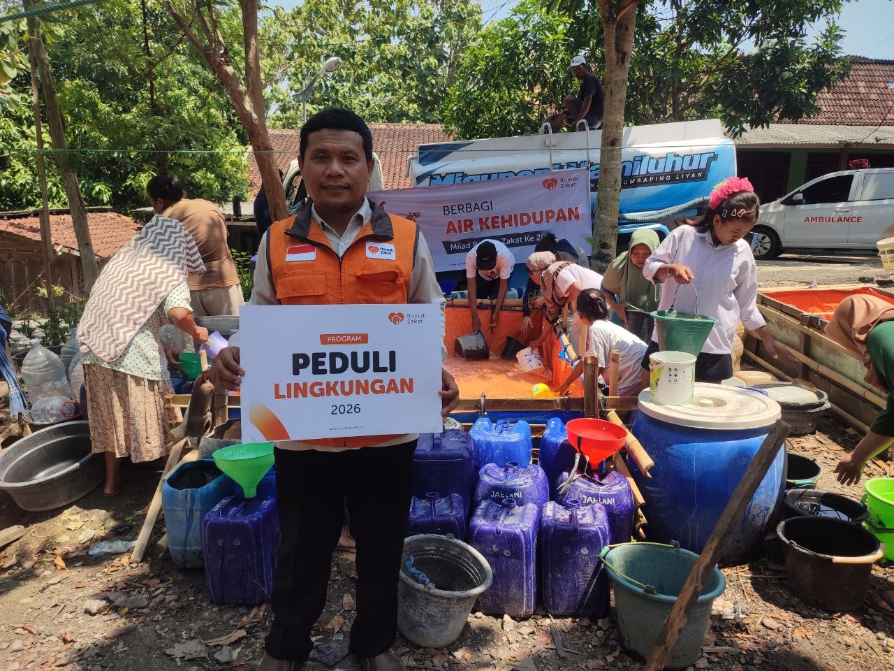 Rumah Zakat salurkan bantuan air bersih untuk warga Desa Ngaren Boyolali Rumah Zakat salurkan bantuan air bersih untuk warga Desa Ngaren Boyolali
