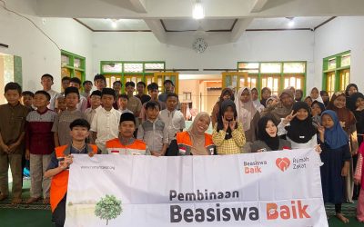 Investasi Masa Depan Generasi Bangsa, Rumah Zakat Salurkan Beasiswa dan Gelar Pembinaan Anak Yatim Dhuafa