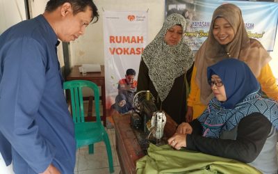 Rumah Zakat Latih Masyarakat Melalui Kelas Vokasi Menjahit di Majalengka