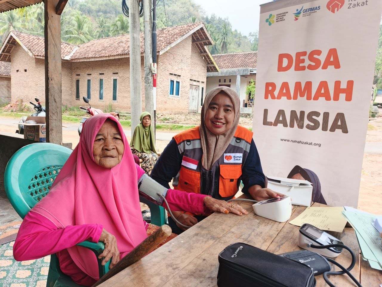 Rumah Zakat menggelar Posyandu Lansia di Dusun Umbul Baru, Pesawaran Rumah Zakat menggelar Posyandu Lansia di Dusun Umbul Baru, Pesawaran