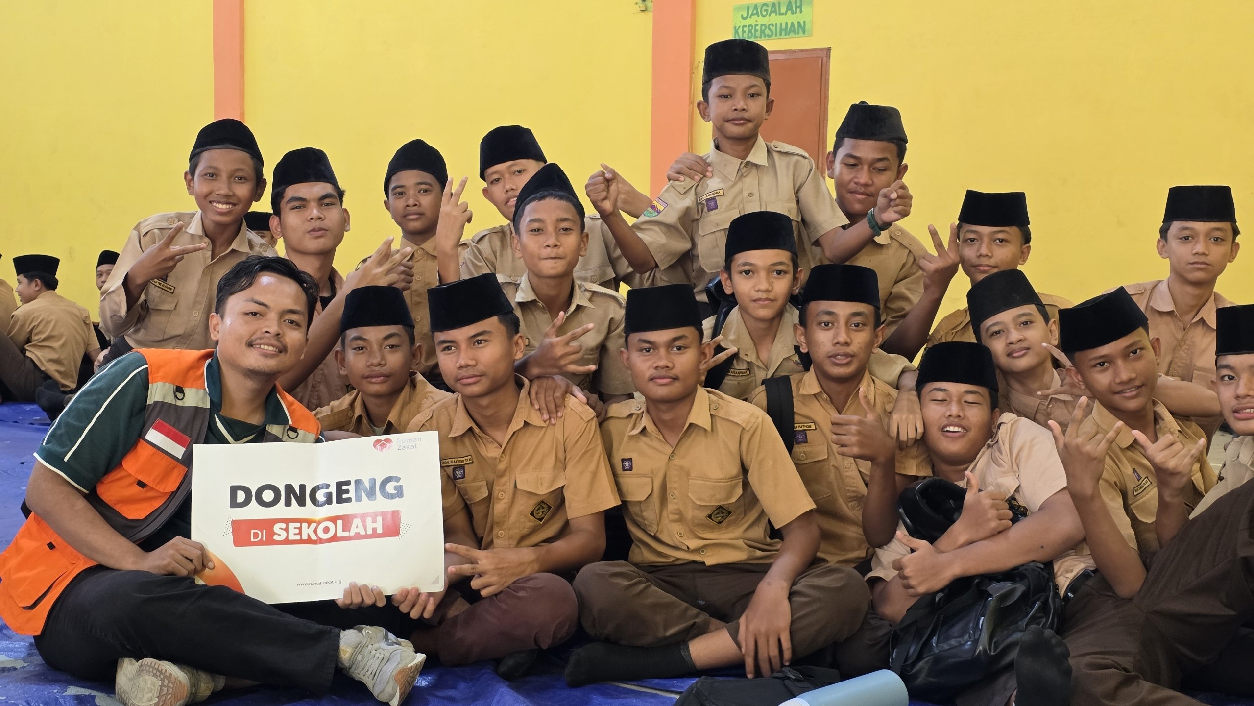 Rumah Zakat edukasi siswa MTs PAB tentang keteladanan Rasulullah Rumah Zakat edukasi siswa MTs PAB tentang keteladanan Rasulullah