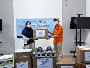ParagonCorp bersama Rumah Zakat menyalurkan masker KN95, masker safety, dan oksigen portable untuk mendukung penanganan karhutla di Kalimantan Tengah