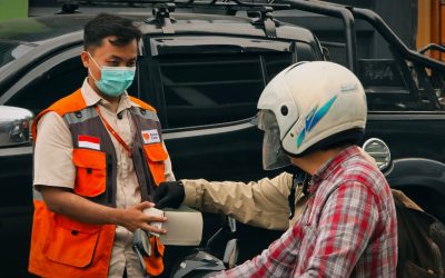 Udara Medan Tak Sehat Dua Hari Berturut-turut, Rumah Zakat Medan Respon Cepat Bagikan Masker