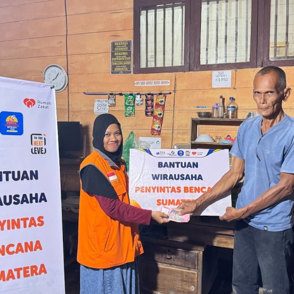 TDA Bekasi bersama Rumah Zakat menyalurkan bantuan wirausaha kepada pelaku UMKM terdampak bencana di Bireuen dan Langsa, Aceh.
