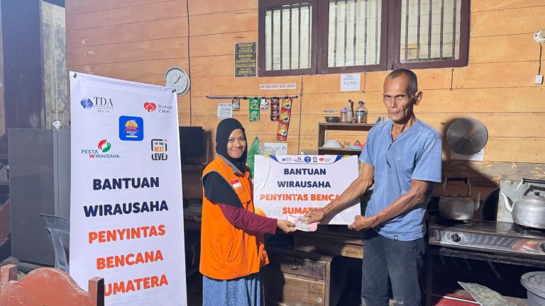 TDA Bekasi dan Rumah Zakat Salurkan Bantuan Wirausaha untuk 10 UMKM Terdampak Bencana di Aceh