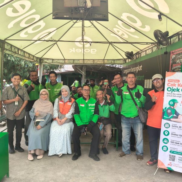 Rumah Zakat menggelar pemeriksaan kesehatan metabolik gratis bagi pengemudi ojol di Depok