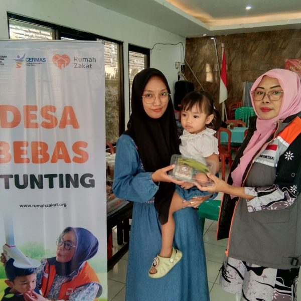 Rumah Zakat menggelar pemeriksaan kesehatan rutin bagi balita di Malang