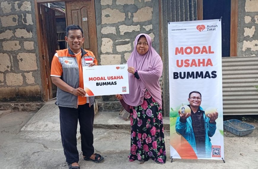 Rumah Zakat menyalurkan bantuan modal usaha kepada lima UMKM perempuan melalui BUMMas Pra Koperasi Sejahtera Triwidadi di Bantul