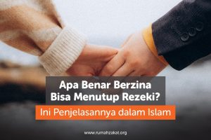Ilustrasi seorang Muslim berdoa dan memohon ampun kepada Allah sambil berikhtiar mencari rezeki halal.