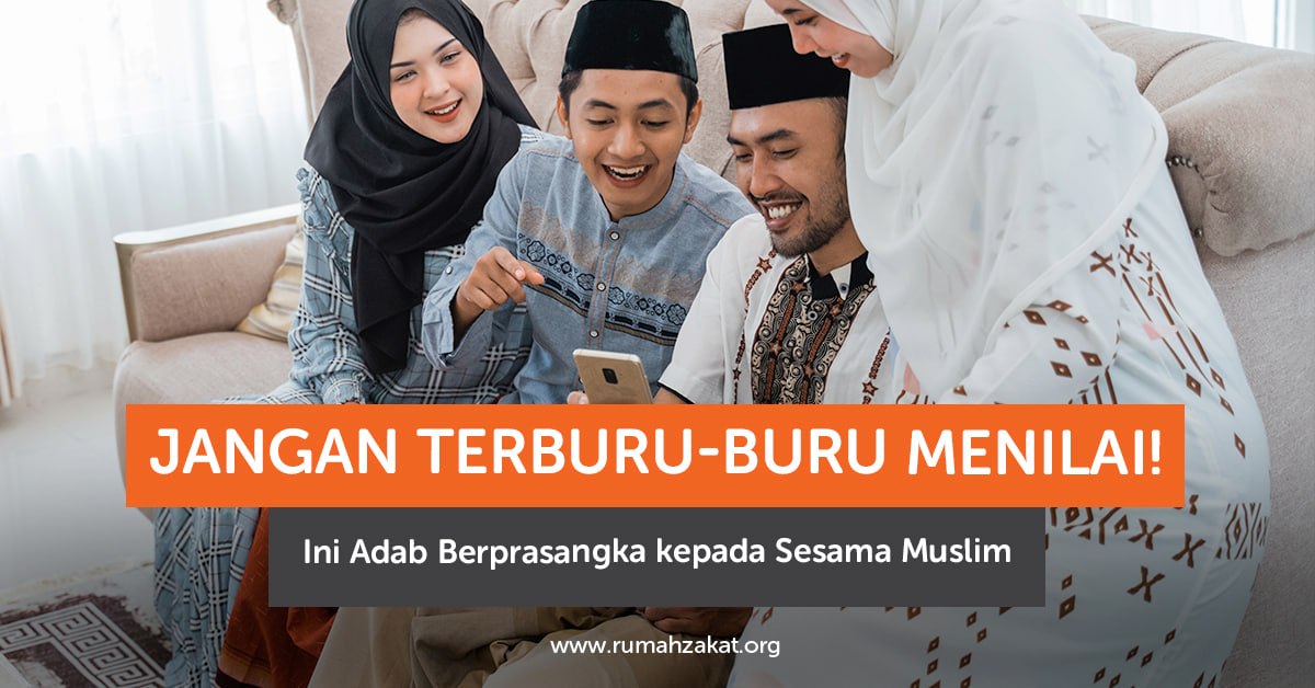 - Ilustrasi dua orang Muslim berbincang dengan santun untuk menghindari kesalahpahaman.